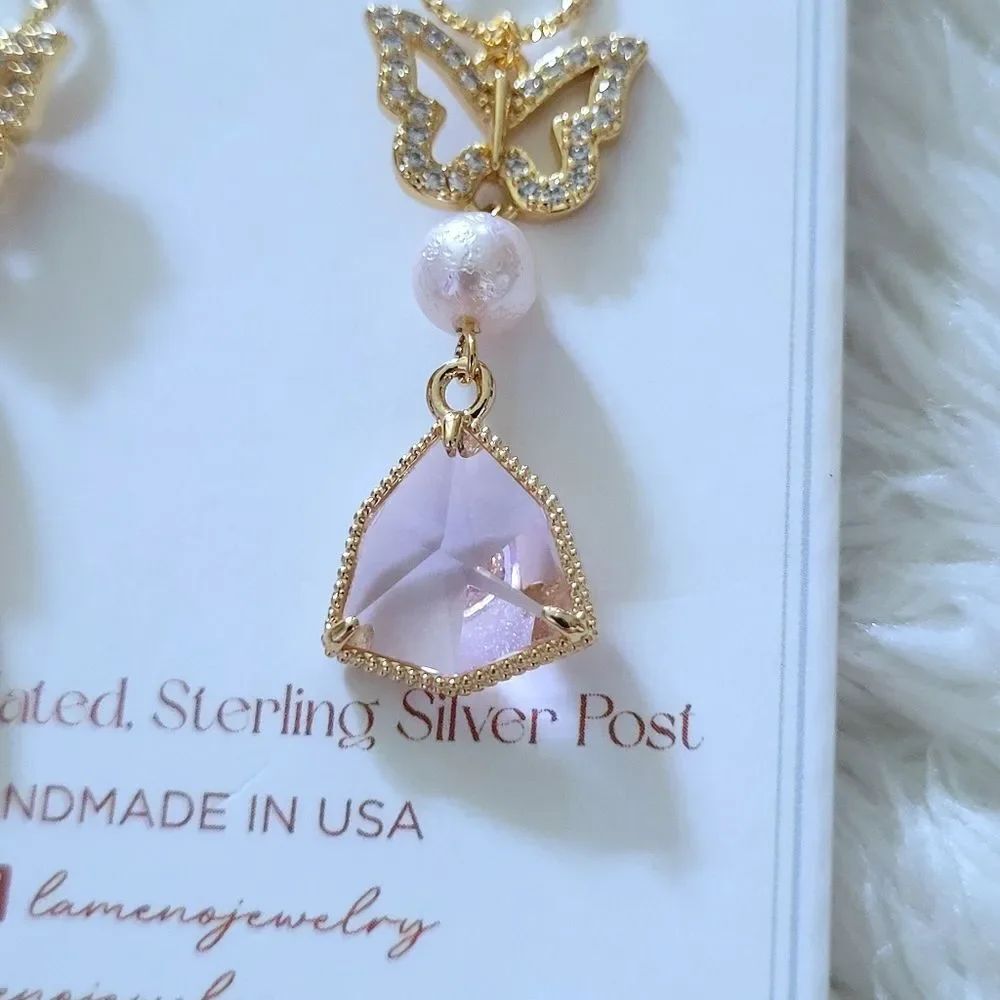 La Meno "Sparkling🎆 Butterfly🦋" Earrings - Picture 6 of 16